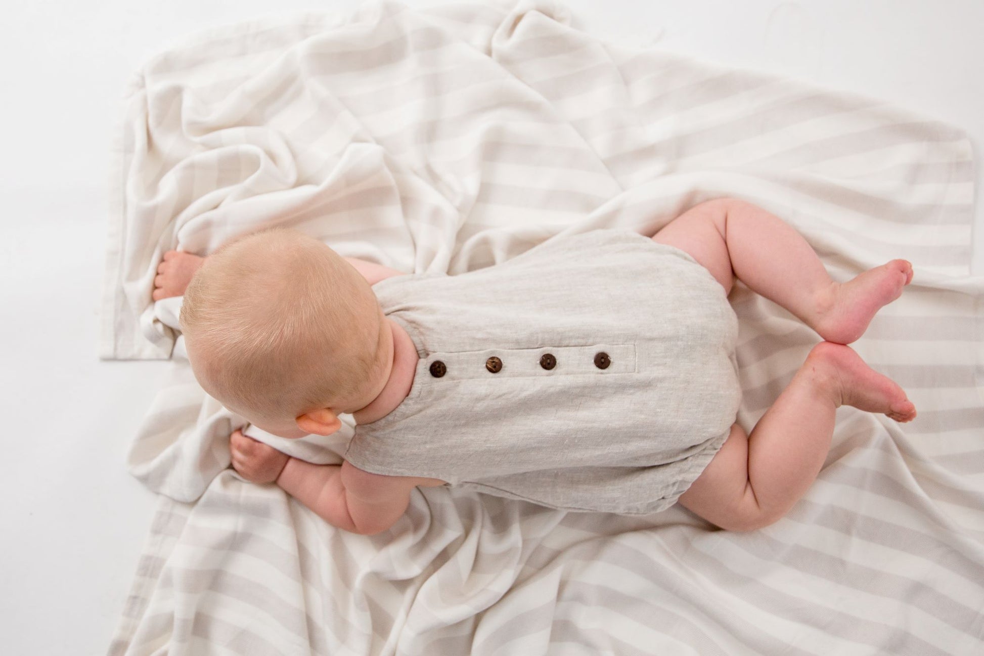 love-and-lee-organic-bamboo-blanket-swaddle-baby-clothes