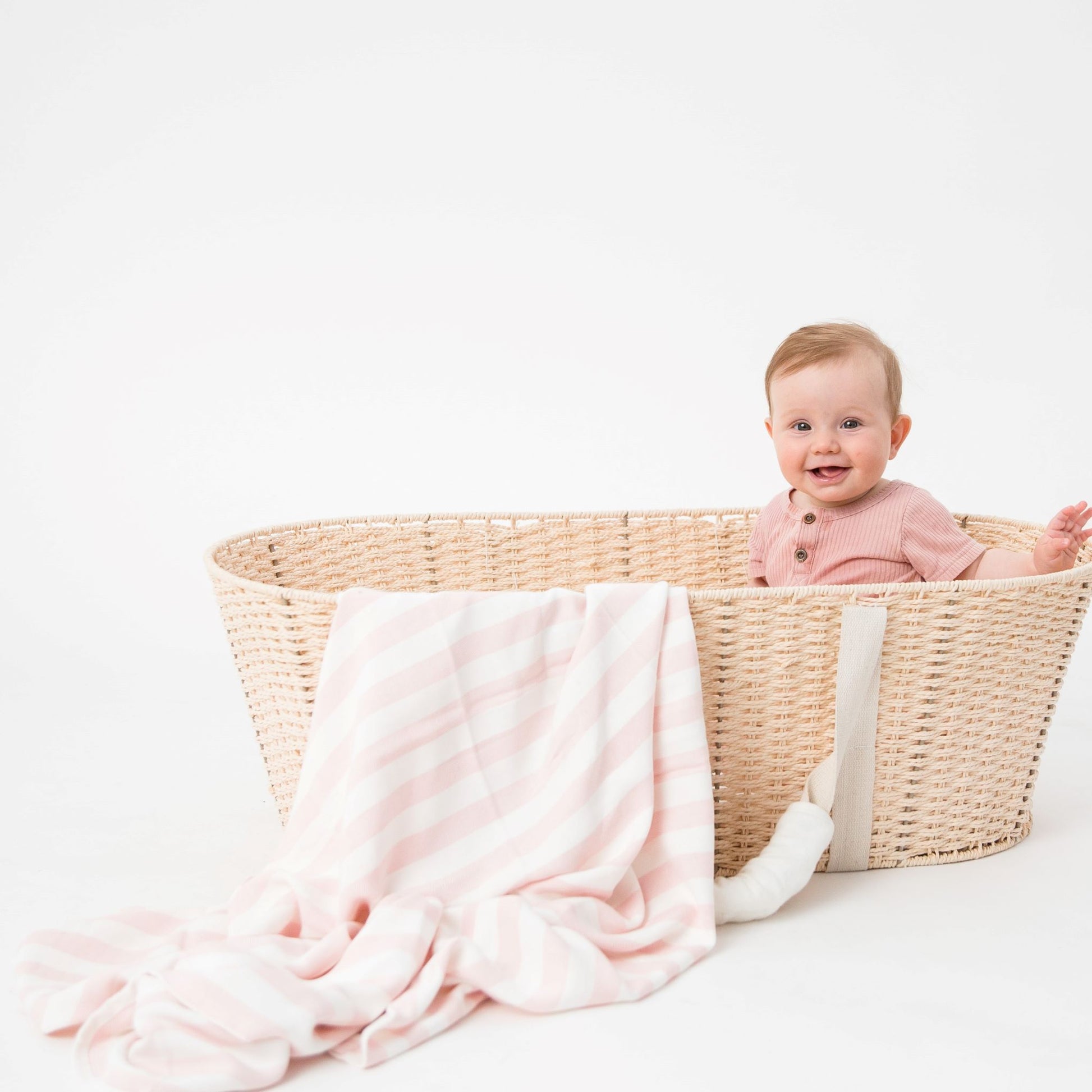 love-and-lee-bamboo-blanket-swaddle-wrap-baby-clothes-baby-shower-gift